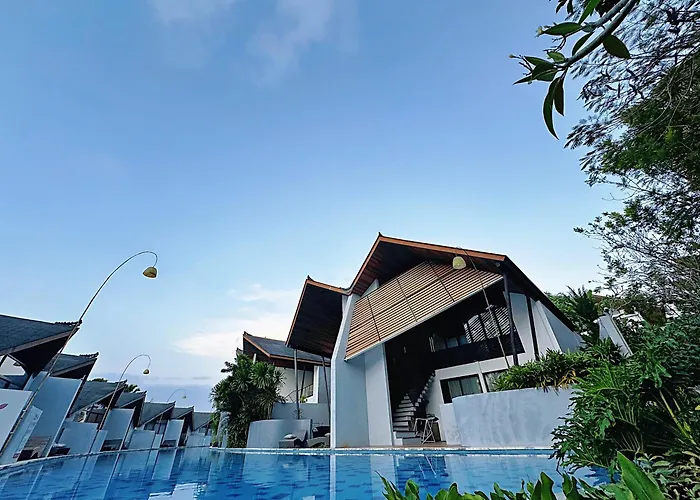 Villa Dancing With Expansive Vanishing Edge Pool