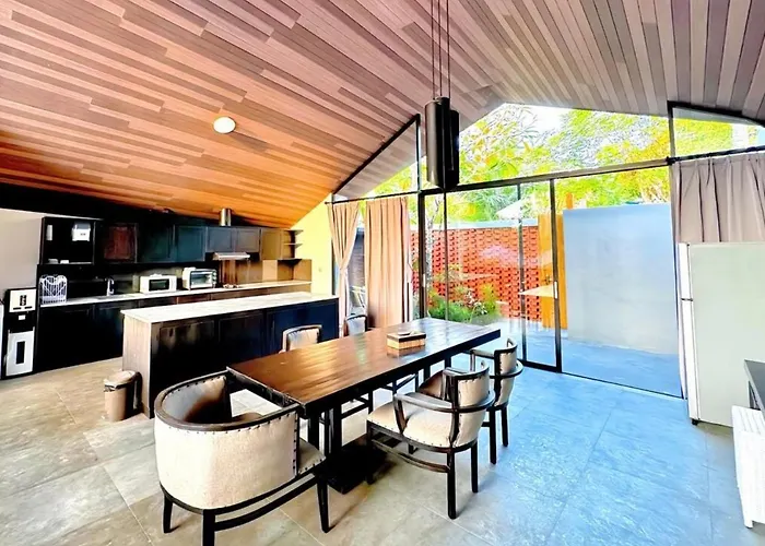 Villa Dancing With Expansive Vanishing Edge Pool Nusa Dua (Bali)