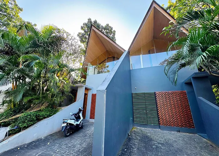 Dancing With Expansive Vanishing Edge Pool Villa