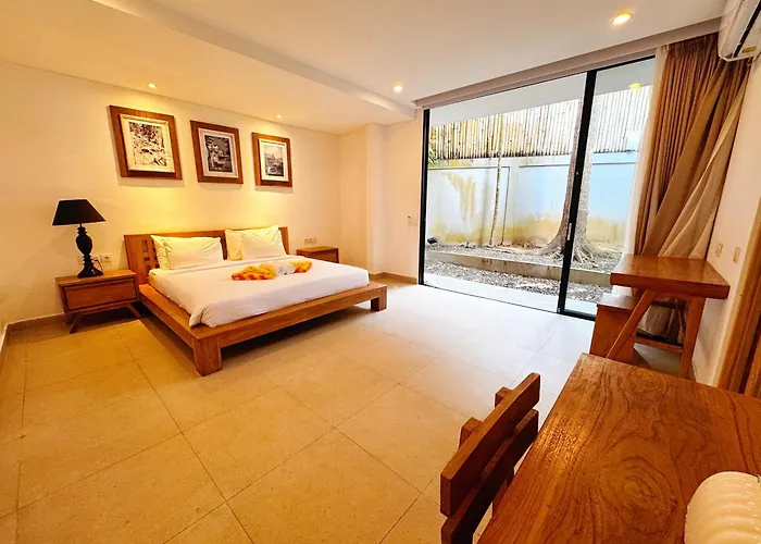 Dancing With Expansive Vanishing Edge Pool Nusa Dua (Bali)