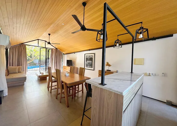 Dancing With Expansive Vanishing Edge Pool Villa Nusa Dua (Bali)
