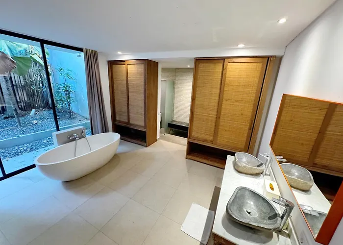 Dancing With Expansive Vanishing Edge Pool Villa Nusa Dua (Bali)